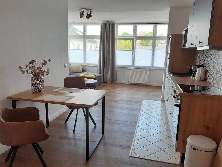 Helle, Offene Whg Im Zentrum Vom Ostseebad Goehren Goehren  Extérieur photo